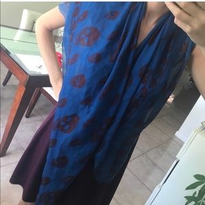 Alexander McQueen skull scarf